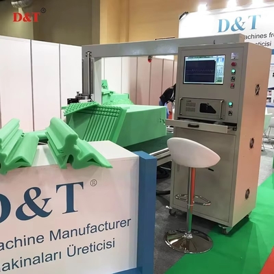 qualità  Precision Foam Cutting with Dual Blade CNC Oscillating Blade Cutter for Furniture Upholstery and Decor Fabbrica