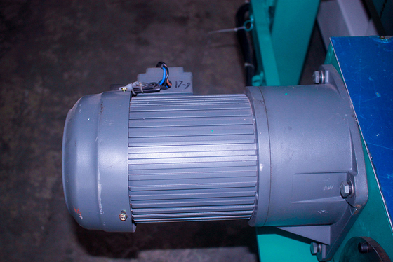 CE verticale della tagliatrice della schiuma dell'unità di elaborazione di altezza di 1.74kw 1200mm in strato