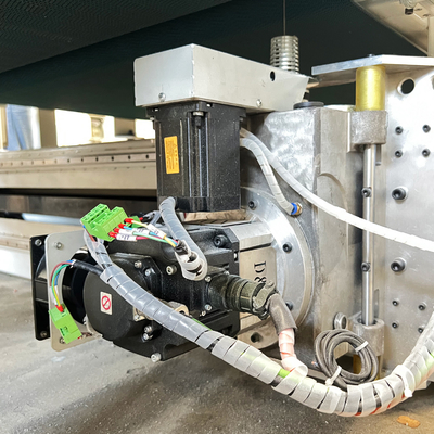 L'unità di elaborazione orizzontale della taglierina automatica a doppia lama spuma tagliatrice di CNC della spugna