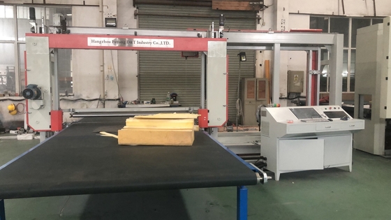 Lama d'oscillazione 6kw automatico dell'unità di elaborazione della spugna di CNC della schiuma orizzontale della tagliatrice