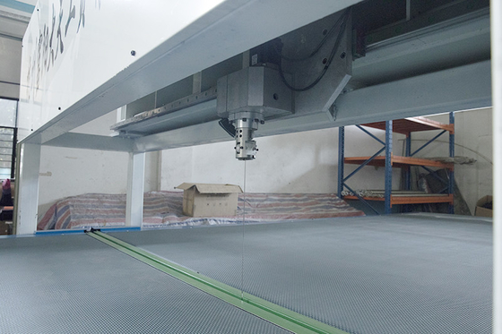 5KW Verticale Sponge EVA Spuma Cutting Machine per materasso