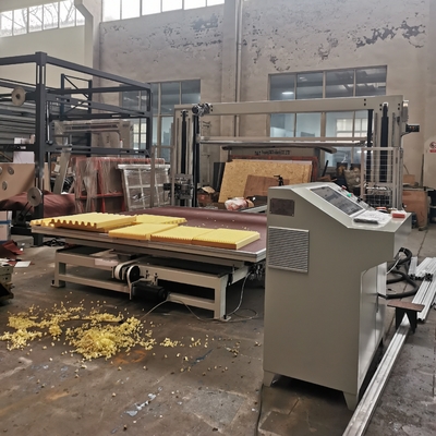 Macchina di taglio a spugna orizzontale CNC ad alta precisione con lama oscillante per schiuma di poliuretano