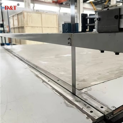 Macchina di taglio verticale automatica per cotone EVA/perla e spugna con un solo ammortizzatore della piattaforma di lavoro