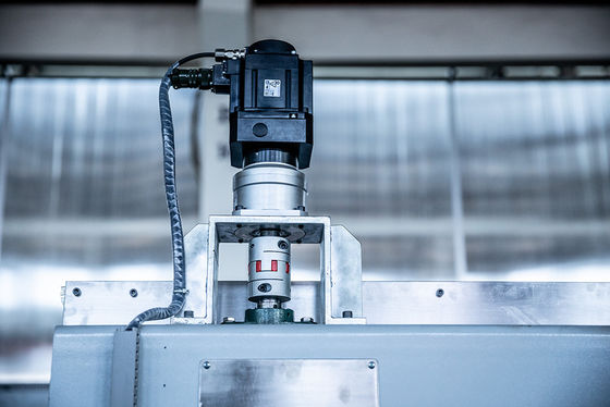 l'unità di elaborazione di precisione di 0.5mm spuma tagliatrice con la lama verticale