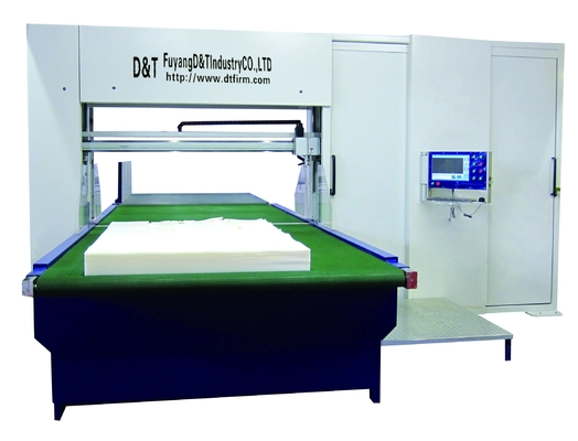 la tagliatrice della spugna a doppia lama di CNC di 40m/Min Foam Upright ha tagliato le forme 3D